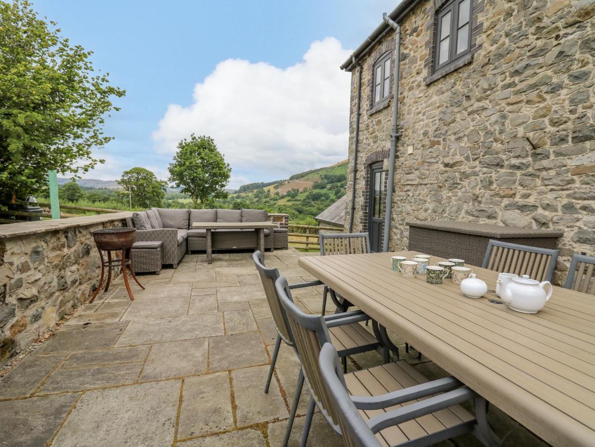 Byrdir Cottage Llanwrthwl Exterior photo